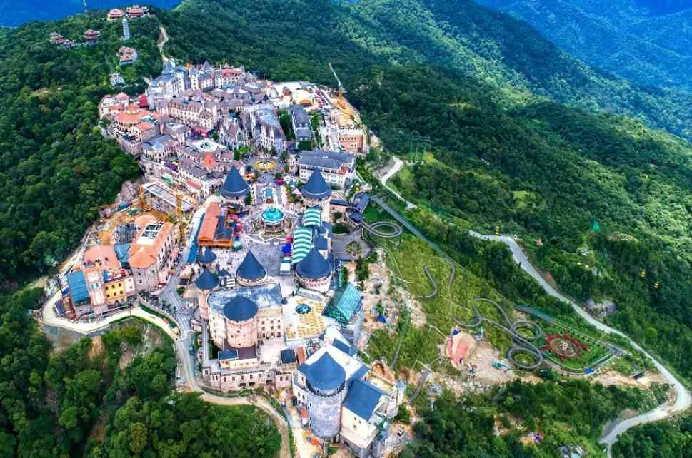 Bà Nà Hills là một trong những địa điểm du lịch nổi tiếng tại Đà Nẵng