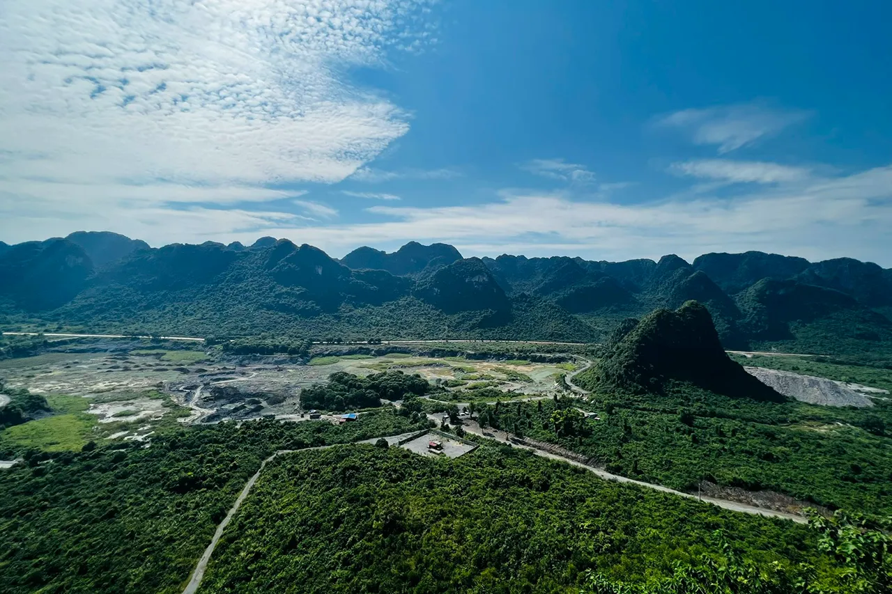 Bát Cảnh Sơn Hà Nam