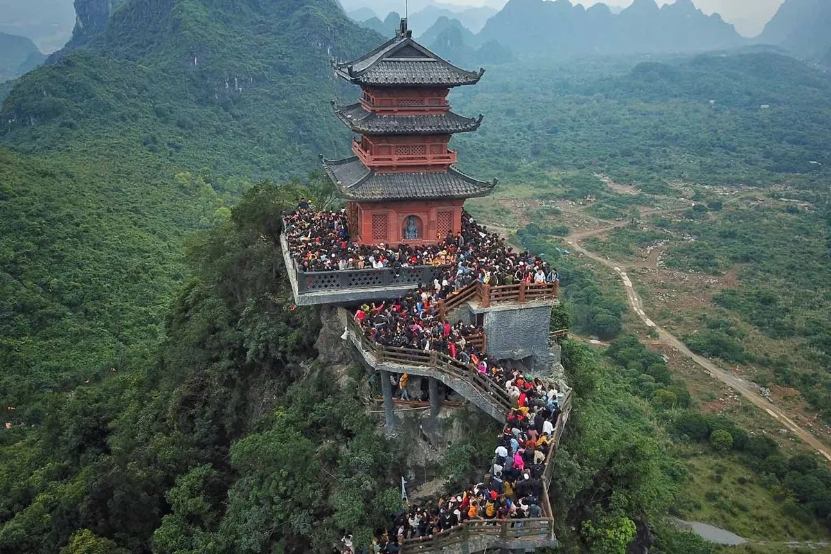 Chùa Ngọc nhìn từ trên cao