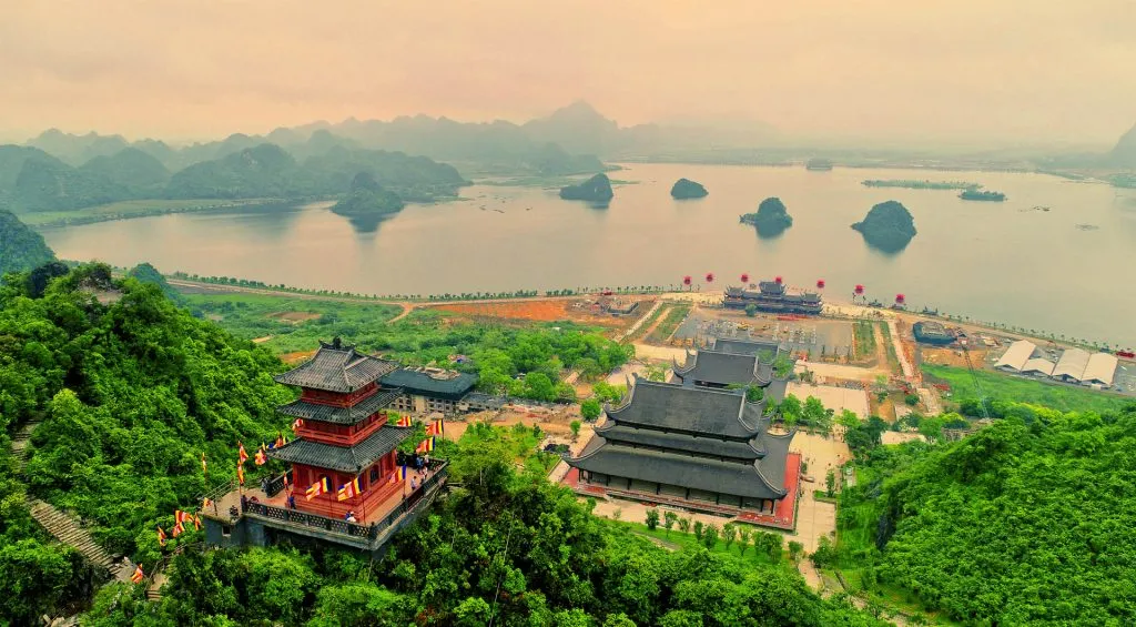 Quần thể chùa Tam Chúc Hà Nam