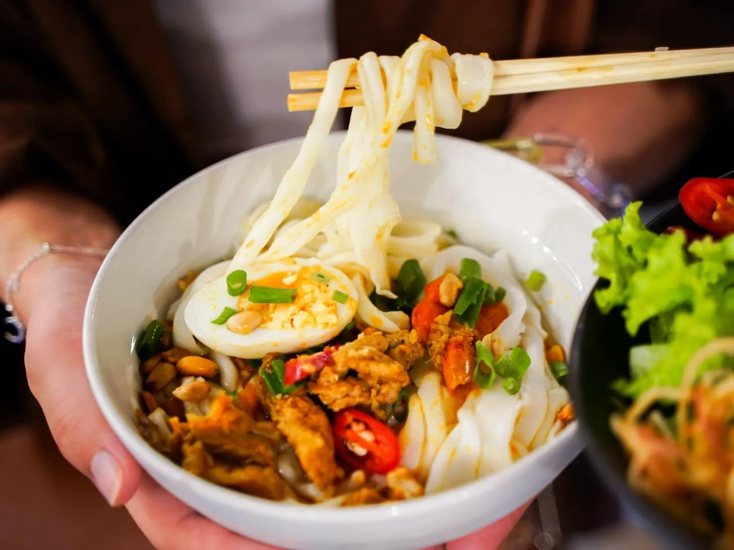 Mì Quảng là một trong những món ngon không thể bỏ qua khi đến Đà Nẵng