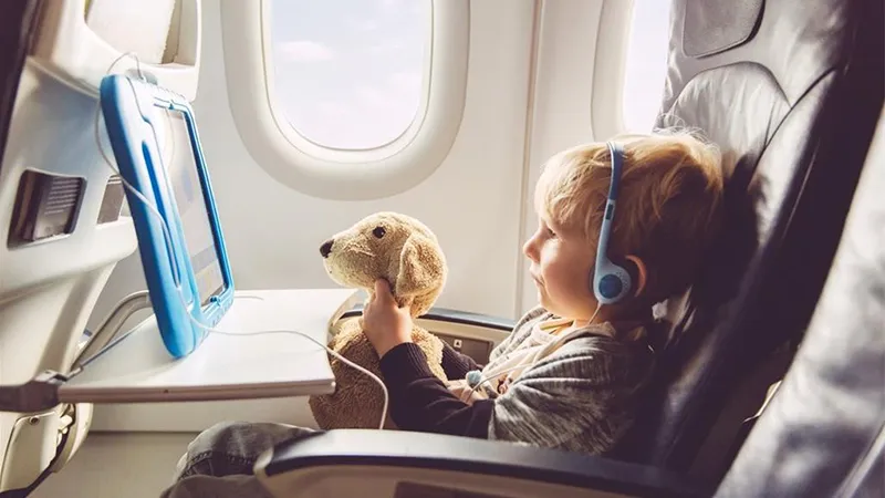 Tìm hiểu dịch vụ trẻ em đi máy bay một mình của Pacific Airlines