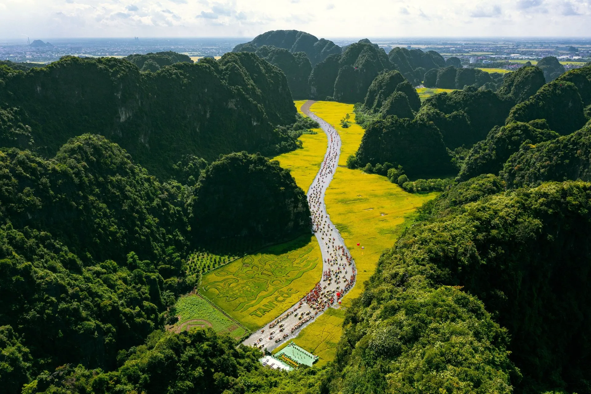 Vé máy bay Sài Gòn Ninh Bình giá rẻ cuối năm