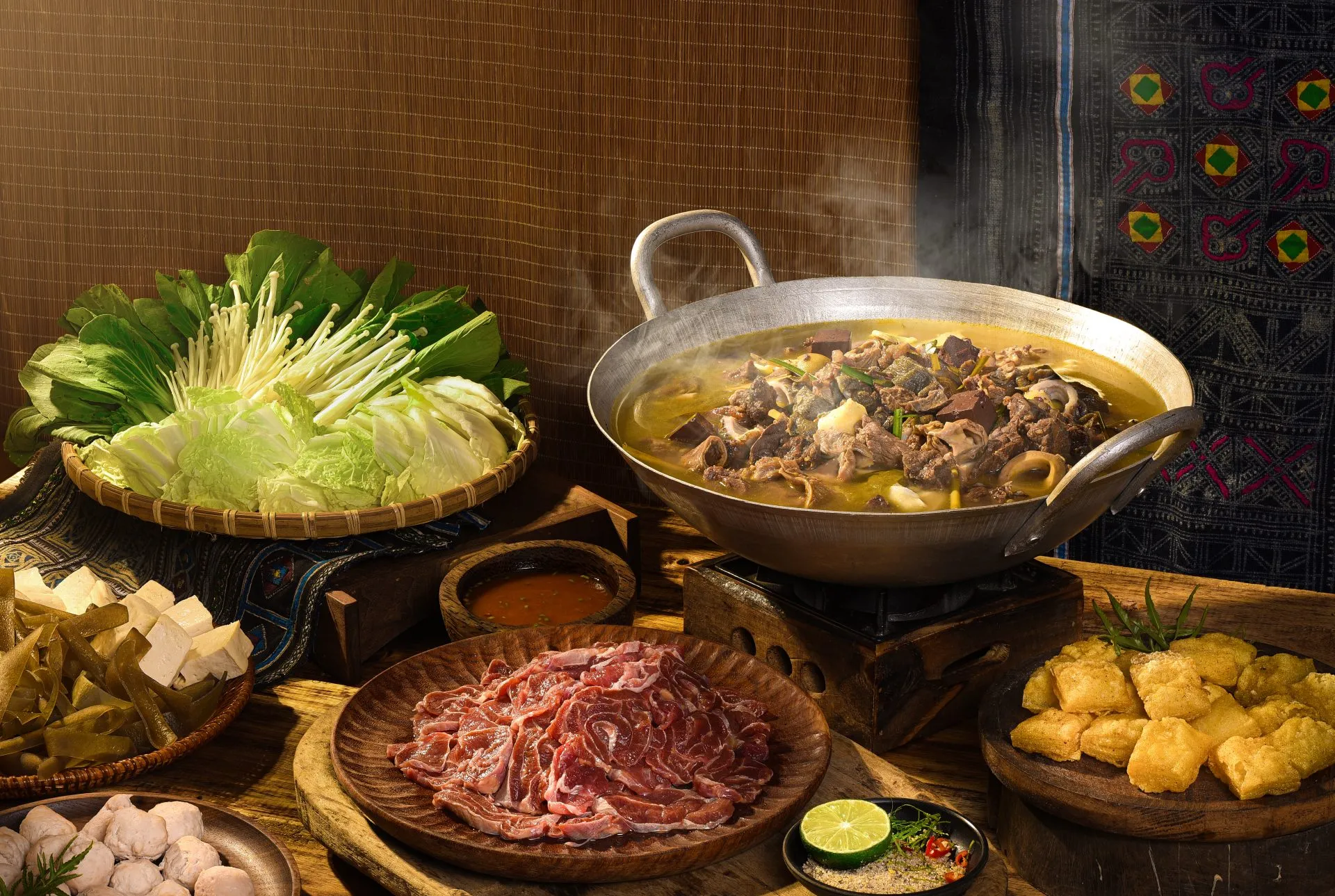 Lẩu thắng cố Tà Xùa