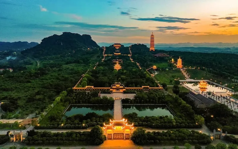 Chùa Bái Đính là điểm đến tâm linh thu hút hàng nghìn du khách đến vào dịp đầu năm