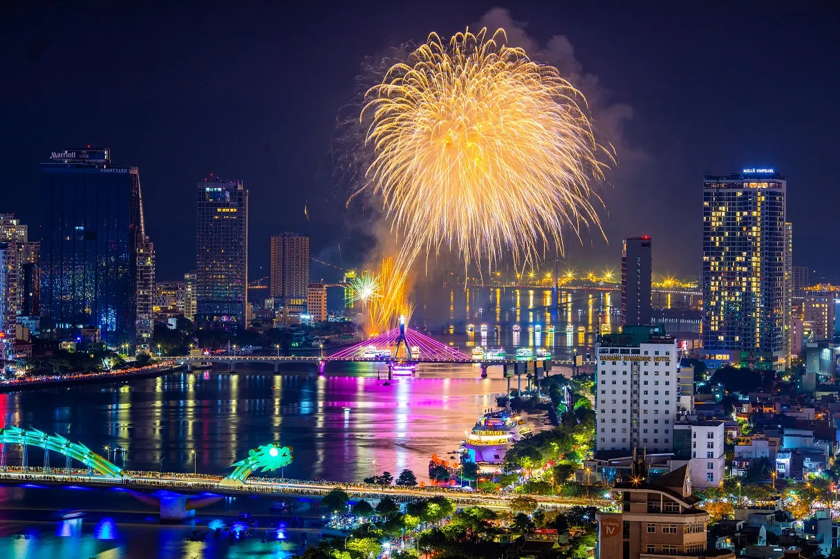 Đà Nẵng trở nên lung linh vào những ngày đầu năm