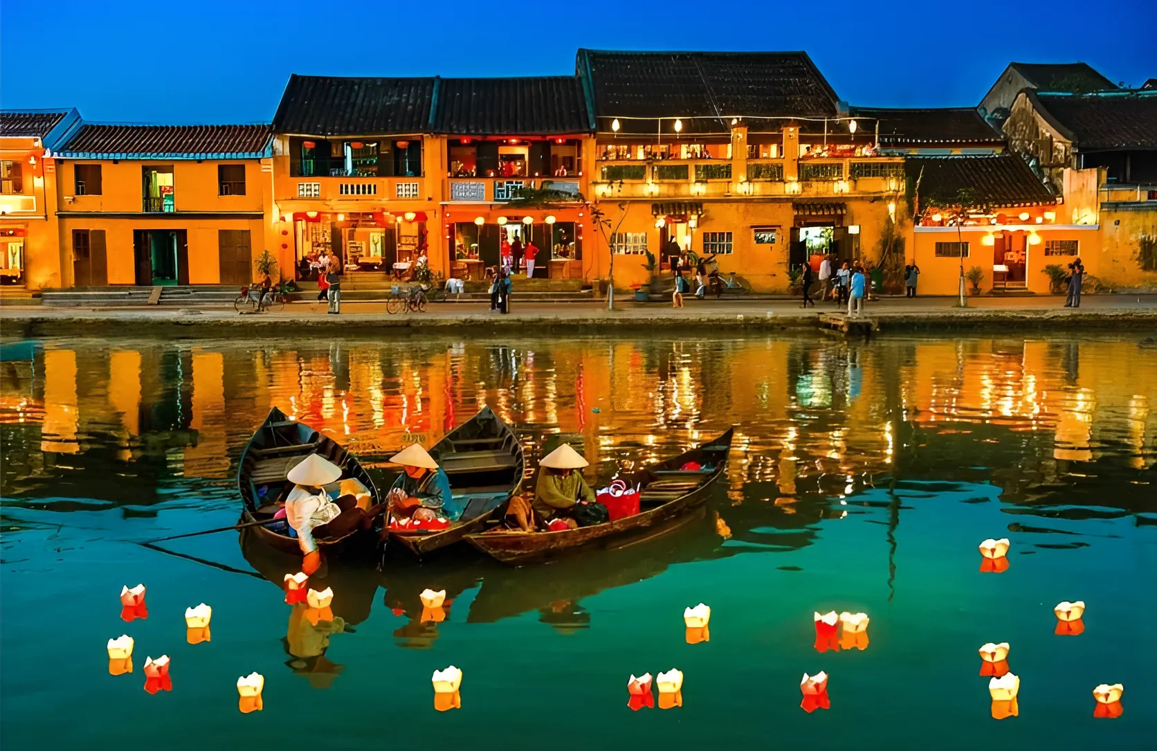 Lễ hội thả đèn hoa đăng vào dịp Tết tại Hội An