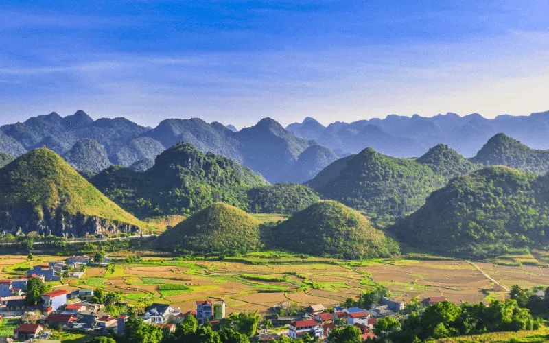 Vòng cung Đông Bắc nổi bật với cảnh quan hùng vĩ