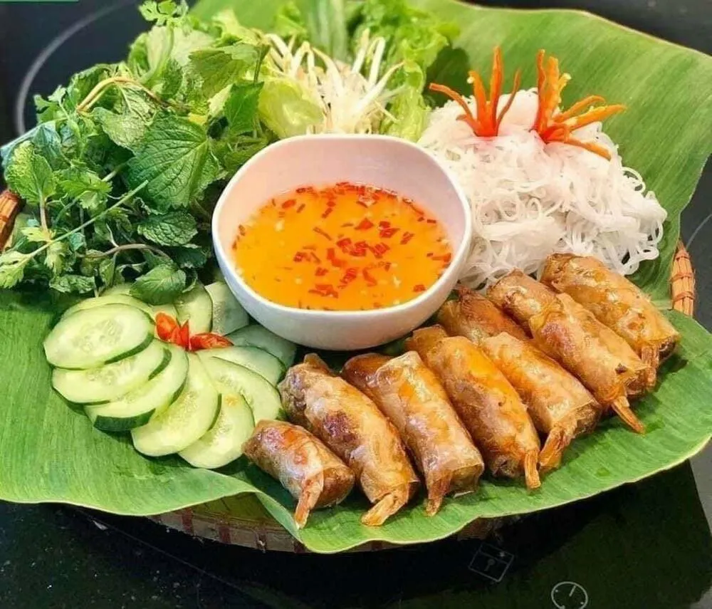 Chả ram tôm đất là món ăn đầy hấp dẫn tại Quy Nhơn