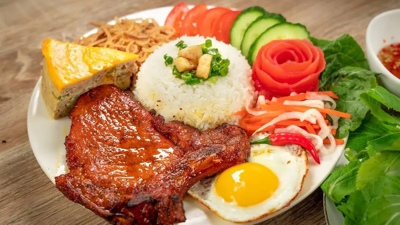 Nhất định phải thưởng thức một dĩa cơm tấm khi du lịch Sài Gòn