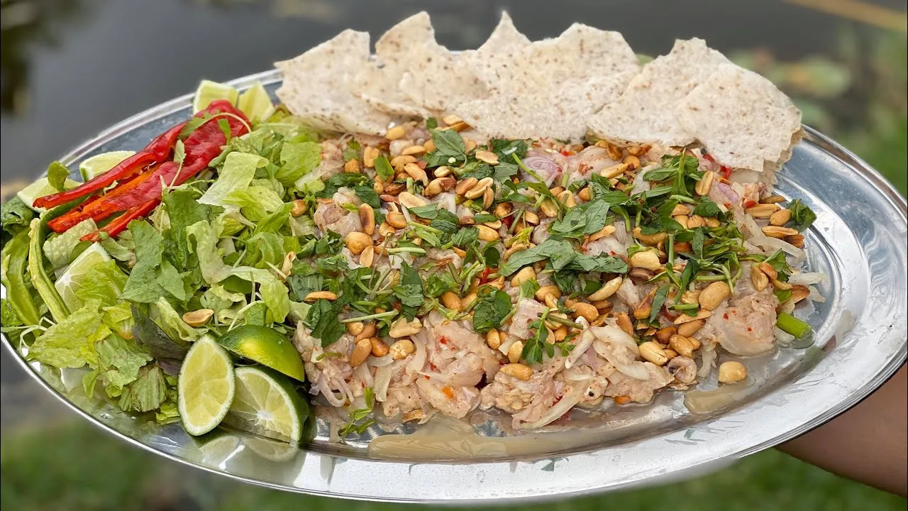 Gỏi cá mập mang đến trải nghiệm ẩm thực độc đáo cho du khách