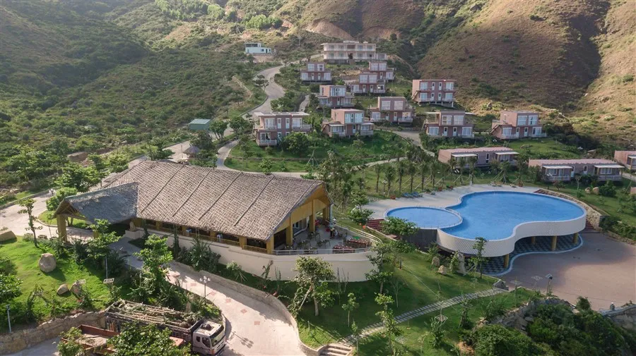 Đây là resort nằm trong khu du lịch Kỳ Co nổi tiếng