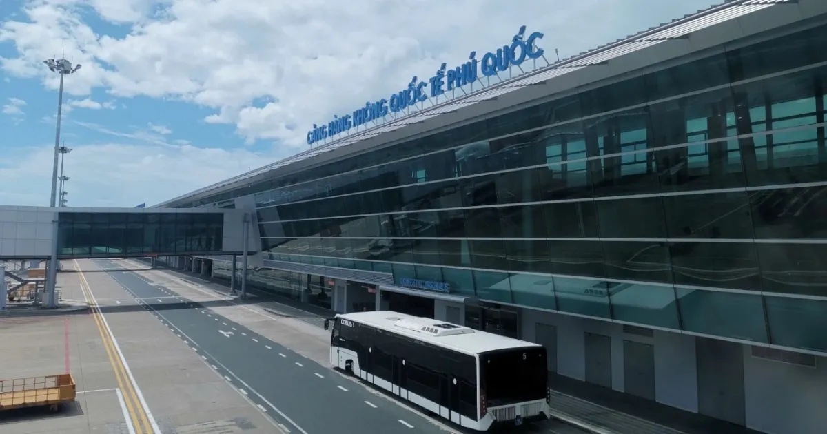 Di chuyển đến Phú Quốc bằng máy bay là lựa chọn an toàn và tiết kiệm thời gian