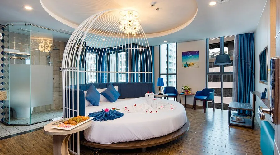 Aaron Hotel với đầy đủ tiện ích và sạch sẽ thoáng mát