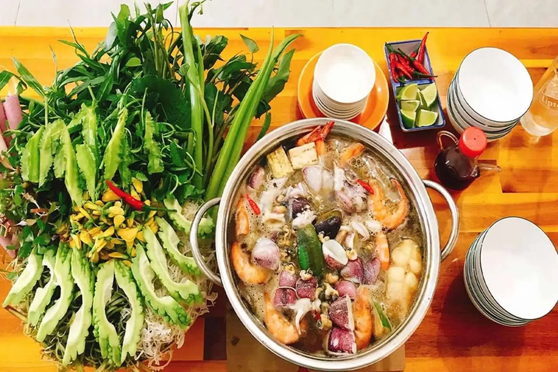 Lẩu mắm trứ danh tại Cần Thơ