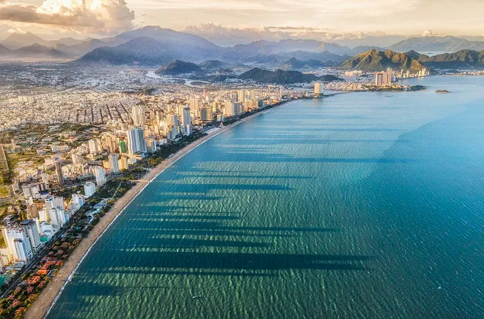 Nha Trang tháng 8 đắm mình giữa biển xanh ngút ngàn