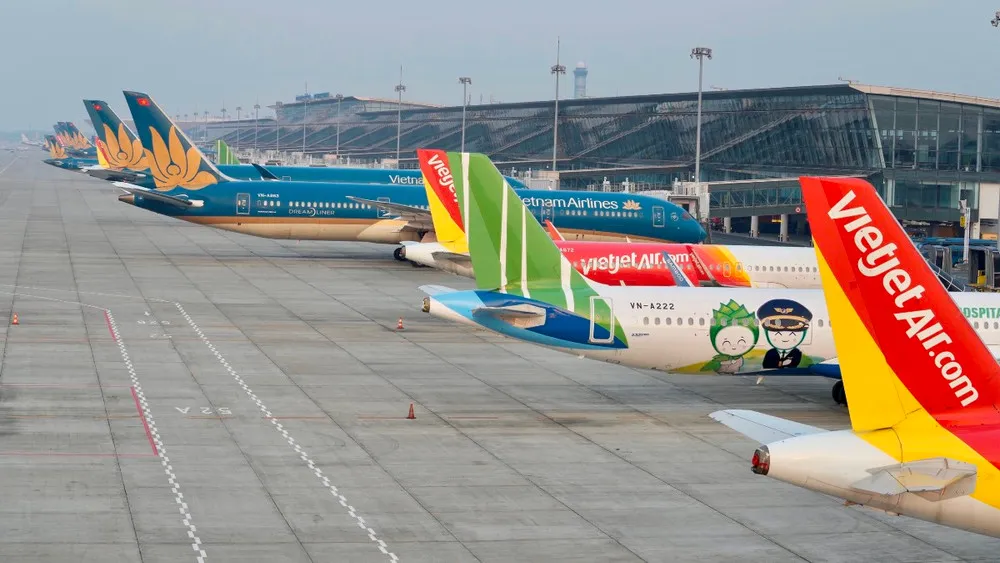 Thực trạng giá vé tăng vọt và khan hiếm các chặng bay
