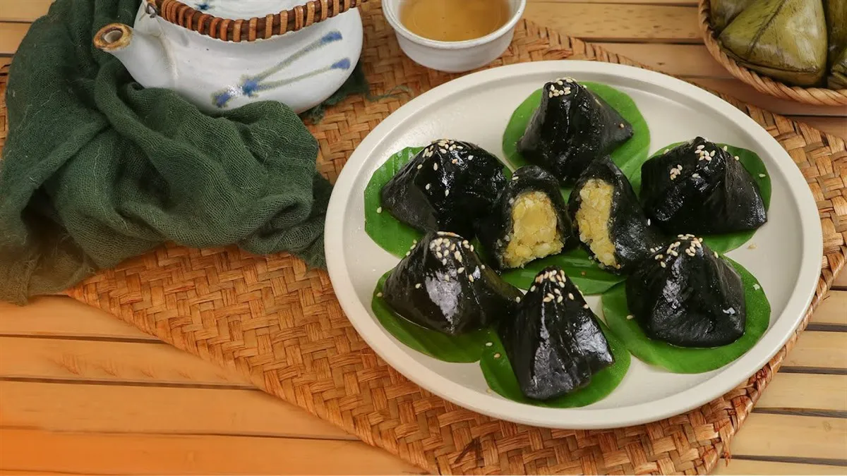 Đây là món quà đặc sản nổi tiếng của Bình Định với vị dẻo thơm rất dễ ăn.