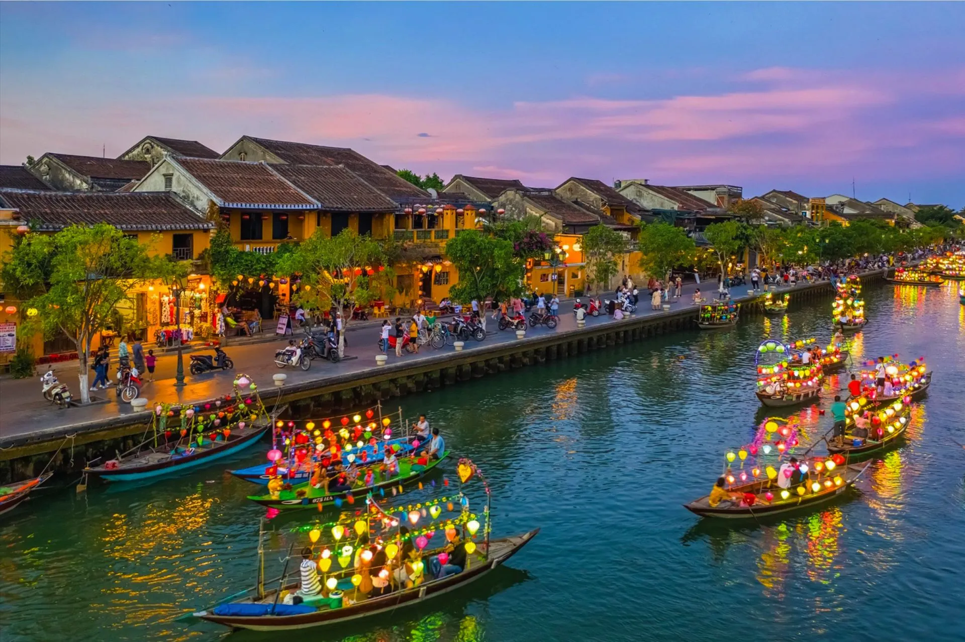 Đà Nẵng Hội An là địa điểm phù hợp để cả đoàn cùng nhau vui chơi và khám phá