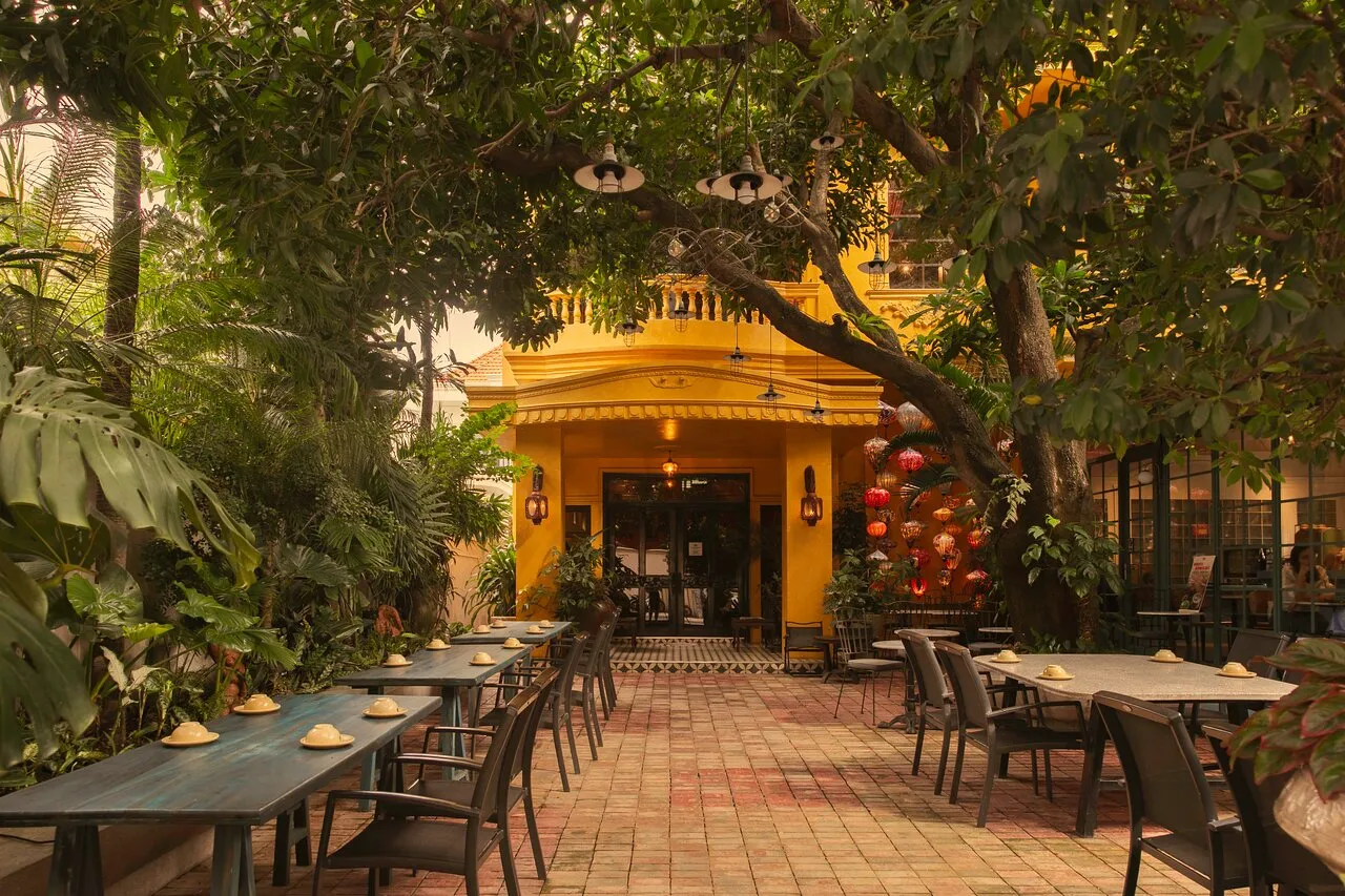 Home Saigon Restaurant với không gian ấm cúng, thân thuộc