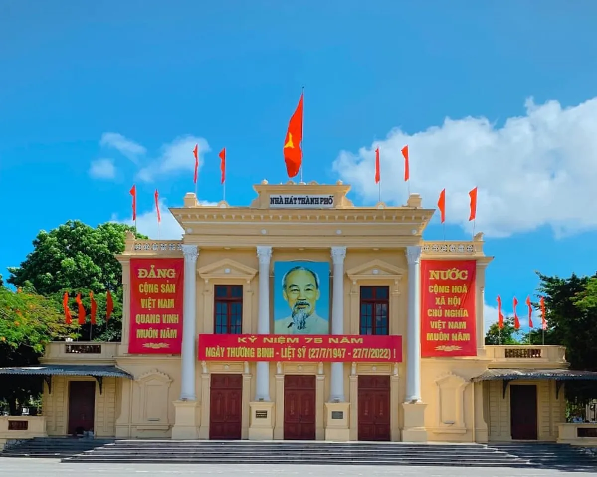 Nhà hát lớn là biểu tượng của Hải Phòng